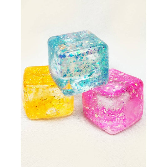 Love and Repeat - Viral Glitter Ice Cube Squishy Toy: MIX COLOR / ONE(12)
