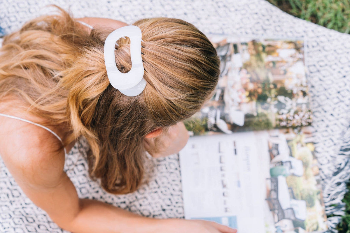 TELETIES - Round Flat Hair Clip | Medium | Coconut White